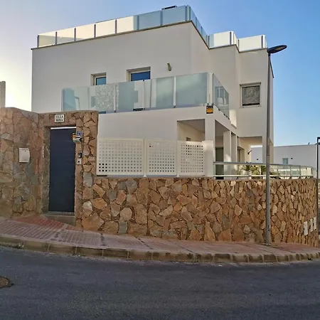 Willa Rosa-soleada Privada Con Piscina Climatizada & Wifi En Tauro-mogan La Playa de Tauro